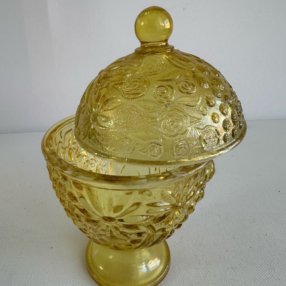 Vintage 1960's AVON Yellow Glass Compote Egg Shaped Floral Lidded Candy Dish 6" - Picture 7 of 15